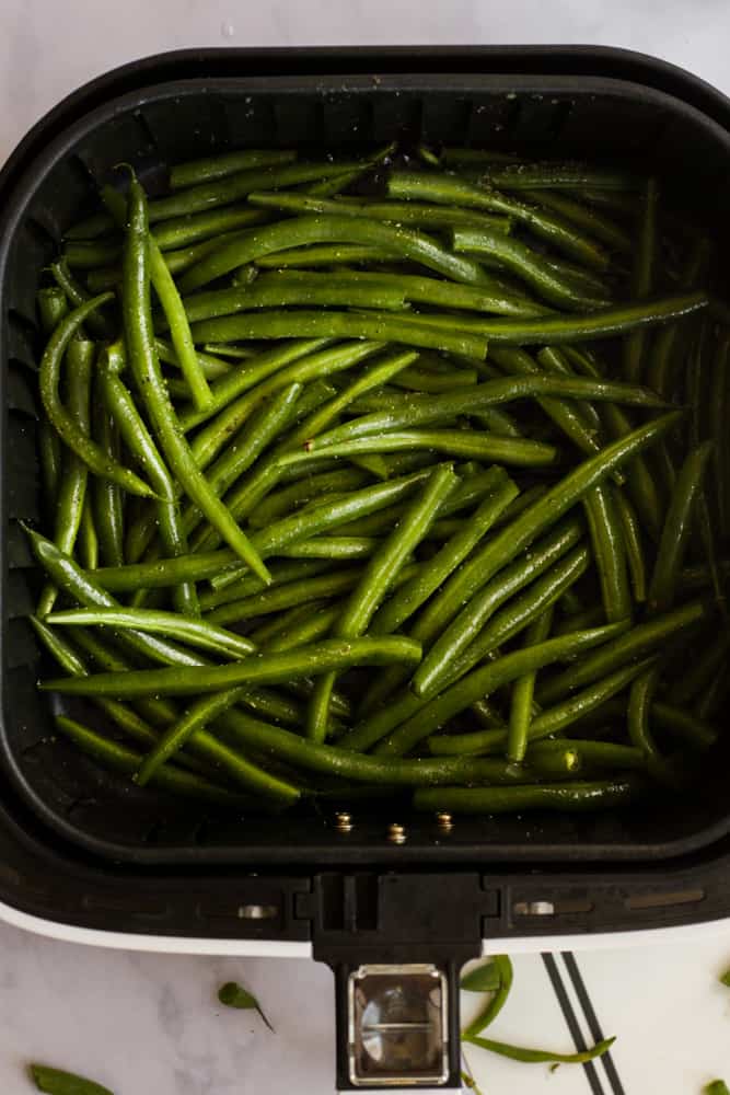green beans in air fryer basket