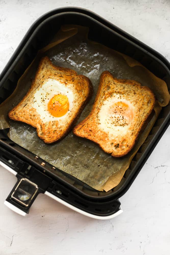 egg in a hole recipes made in air fryer.