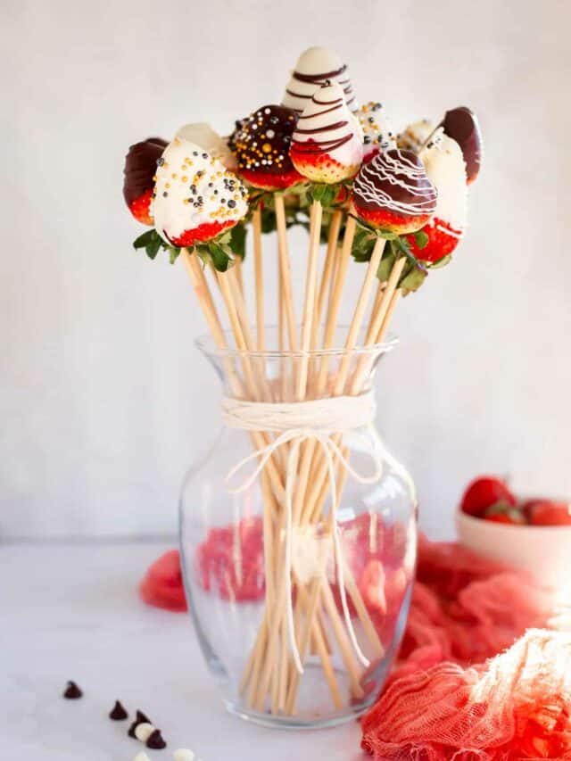 DIY Chocolate Covered Strawberry Bouquet